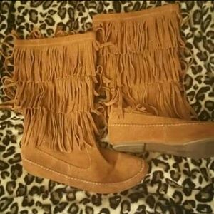 size 8 fringe boots